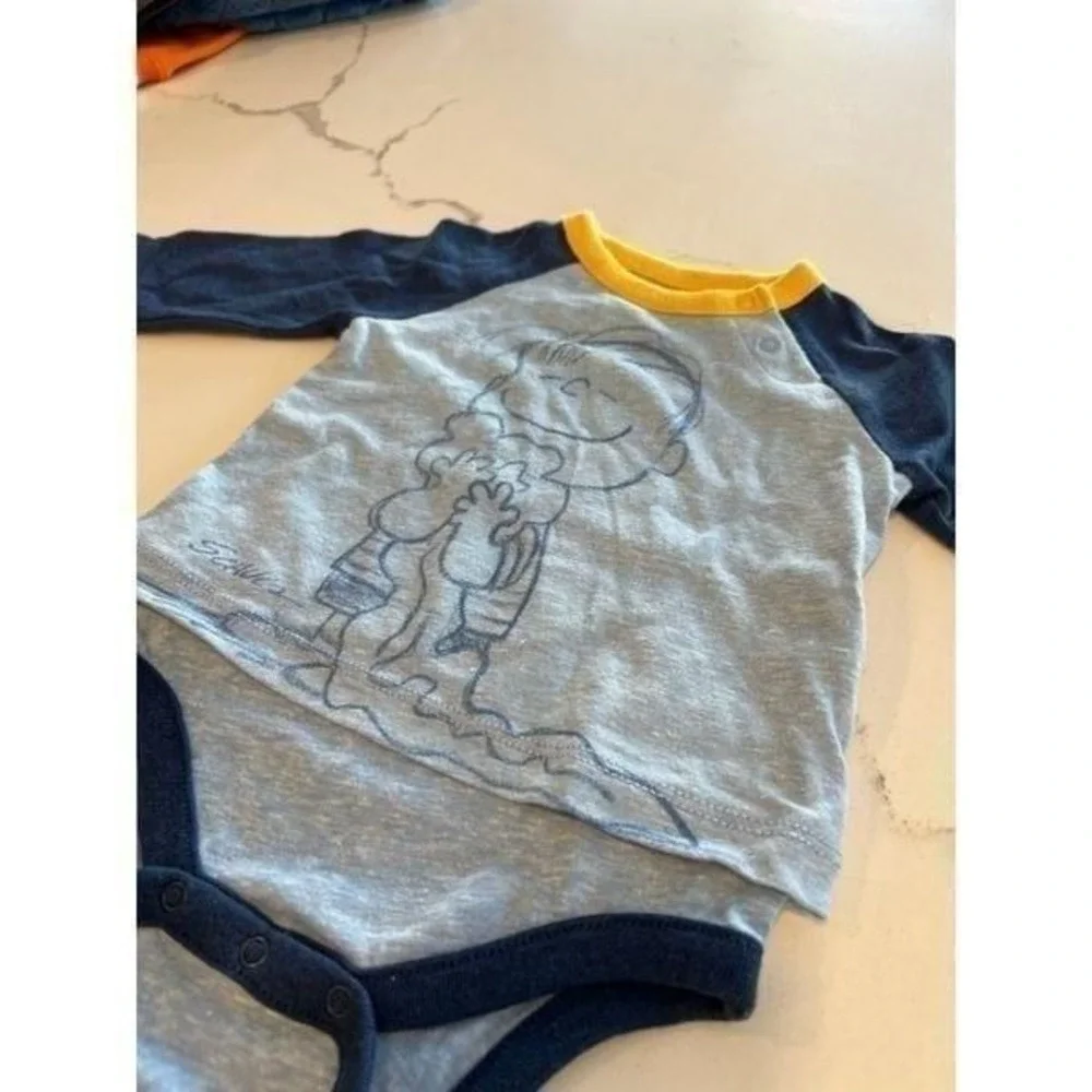 babyGap +‎ Peanuts® baseball body-double bodysuit boy 3-6 months